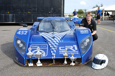 Alex Frederichsen med pokalhøsten.